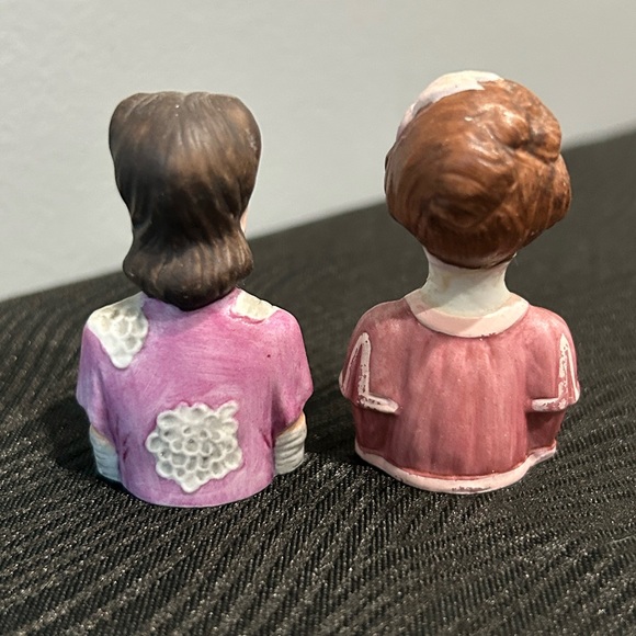 Set of 8 - Avon American Fashion Porcelain Thimbles - Picture 5 of 12